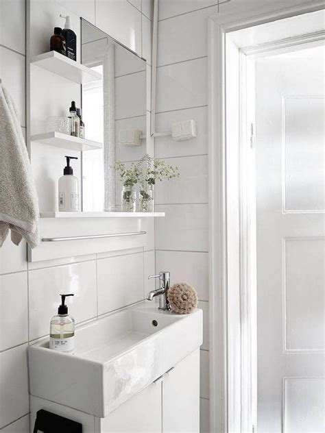 For example, this narrow bathroom uses a narrower wooden vanity for storage instead of a bulky item that would take up all the room. Because very small can be very beautiful too | Guest ...
