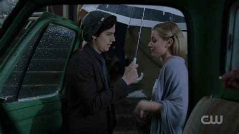 image season 1 episode 11 to riverdale and back again betty and jughead under umbrella png
