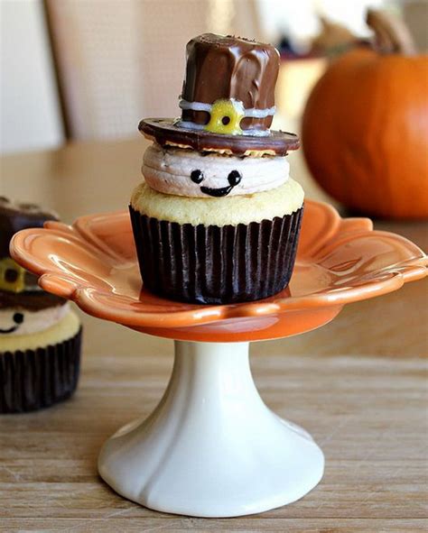 Turkey cupcakes cake, thanksgiving cupcakes cake, dessert ideas recipes posted at: Easy Adorable Thanksgiving Cupcake Decorating Ideas ...
