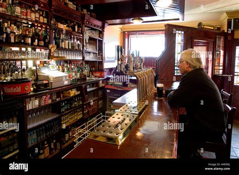 Traditional Irish Pub Interior Hi Res Stock Photography And Images Alamy