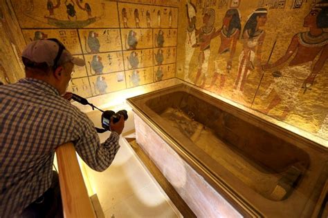 in search for egypt s lost queen nefertiti focus turns to king tut s tomb sault this week