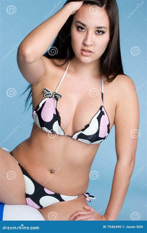 Ragazza Asiatica Sexy Del Bikini Fotografia Stock Immagine Di