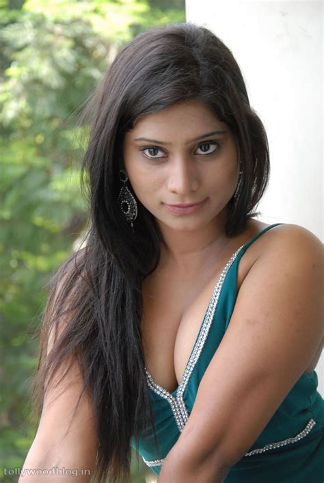 Desi actress pictures and photos, latest. New Telugu Actress Mithuna Waliya Hot Stills