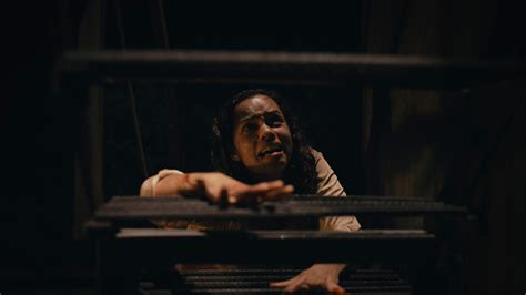 ‘Barbarian’ Review: This Rental Is Hell - The New York Times
