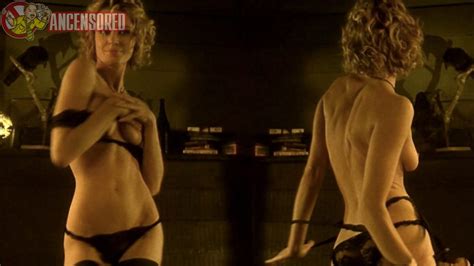 Rebecca Romijn Nuda In Femme Fatale