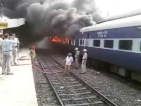 India's railway officials and local community leaders traded blame on saturday over an accident in which a train ran over scores of people gathered on the railway tracks for a festival in amritsar. TRAIN ACCIDENT - first kind of thz thing in indian ...