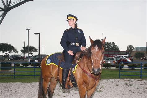 Mounted 20019 Female Officer Flickr