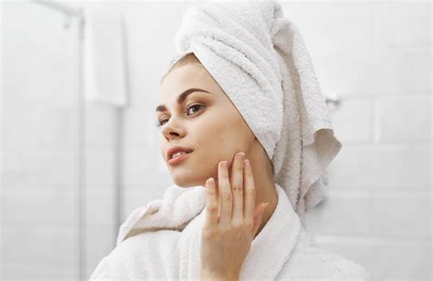 How To Do A Facial Massage At Home Popsugar Beauty Uk