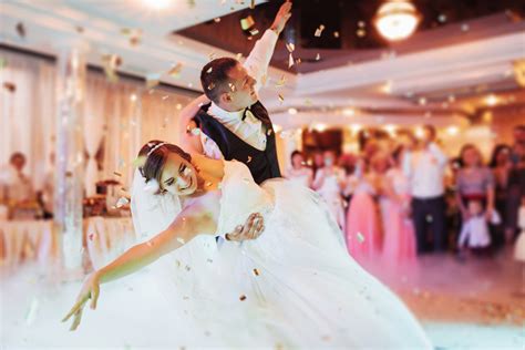 Where Should Your Wedding Party Go During The First Dance