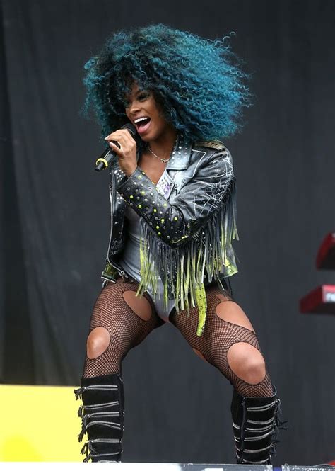 Fleur East Shows Off Dramatic Transformation As Her Huge Hair Turns Blue For V Festival Irish
