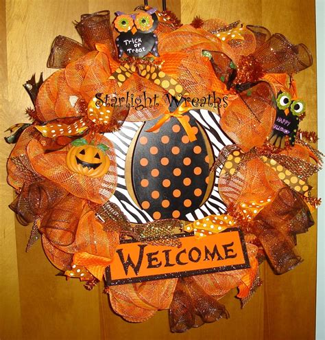 Halloween Pumpkin Welcome Wreath with Owls and a pumpkin | Paper craft ...