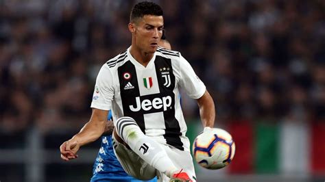 Cristiano ronaldo, 36, portekiz juventus, 2018'den beri santrafor piyasa değeri: Cristiano Ronaldo wins Golden Foot award - Daily Post Nigeria