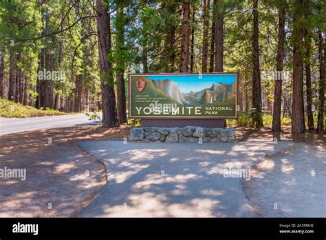 Entrance Yosemite California Hi Res Stock Photography And Images Alamy