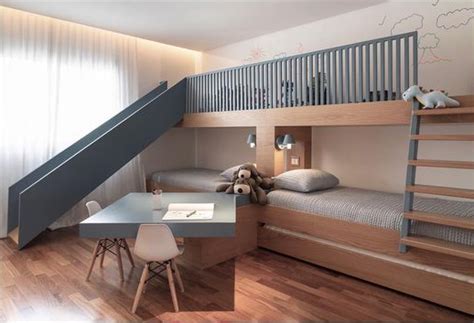 Artikel ini dibuat oleh tim konten dekoruma. Desain Kamar Tempat Tidur Di Atas - Sederet Tempat
