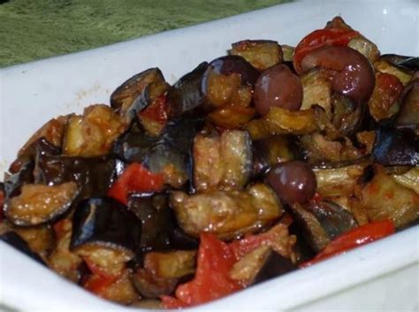 Le melanzane a funghetto sono un contorno tipico della cucina napoletana (e mulignan a fungetiello). Mulignane a fungetiello: la ricetta napoletana