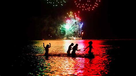Aquí dispones de una recopilación de los mejores rituales en la noche de san juan, que además de sencillos de realizar son muy efectivos. Preparando la Noche de San Juan 2019 - Noche de San Juan ...