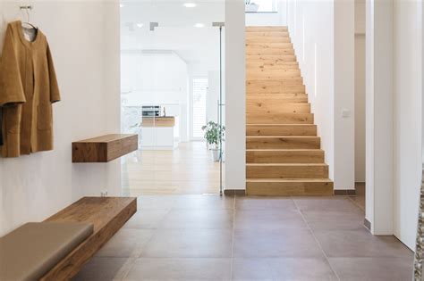 Ideen und tipps für die gestaltung ihres flurs. Eingangsbereich und Treppe | Treppe haus, Haus, Haus design