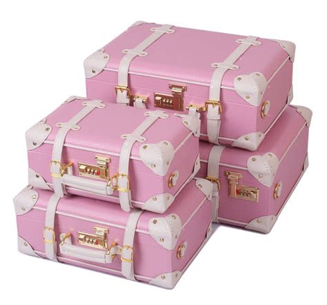 Travel Cute With This Kawaii Pink Suitcase With Gorgeous White Heart Details Perfect For Hand
