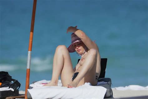 Bleona Qereti Topless At The Beach In Miami 2