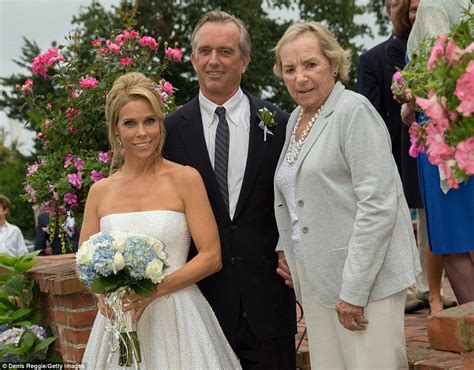 Pic Excl First Glimpse At Cheryl Hines And Bobby Kennedy S Wedding Mrs Kennedy Ethel Kennedy
