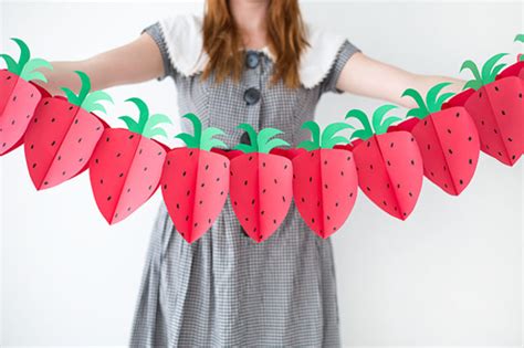Picture Of Foldable Paper Strawberry Garland