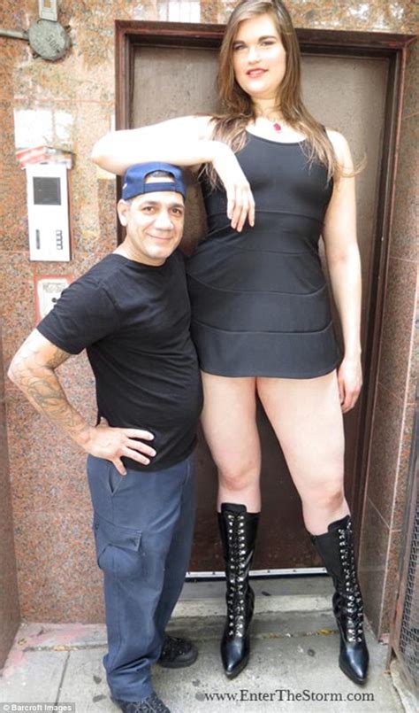 6ft 9in woman from nyc embraces her height after working as fetish model daily mail online