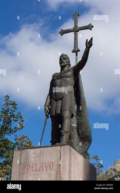 Pelayo Statue At Covadonga Asturias Spain Stock Photo Alamy