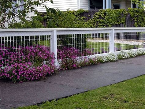 Outdoor White Iron Fence Design For Ranch Home Ideas Using Modern