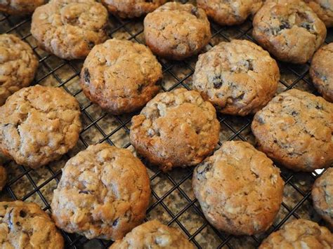 Changing the foods you eat can help lower your cholesterol and improve the amount of fats in your bloodstream. Lower My Cholesterol Oatmeal Cookies | Recipe in 2020 ...