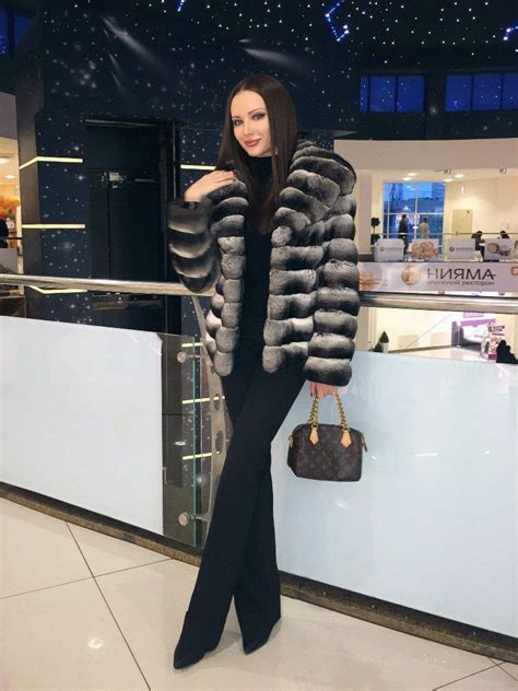 Pin By Hugon Wieniawski On Yulia Adasheva Fur Fashion Chinchilla Fur