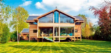 Obviously because those houses are on stilts, so there floors are situated higher then the assumed highest water level of that area. Building in a Flood Zone | Homebuilding & Renovating