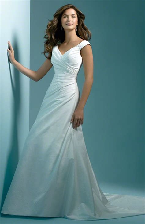 Wedding Dresses For Pear Shaped