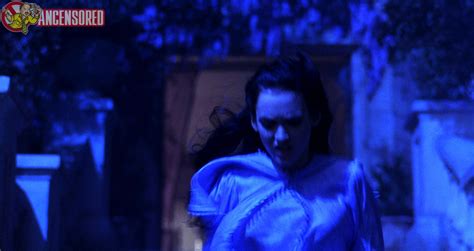 Winona Ryder Nue Dans Bram Stoker S Dracula
