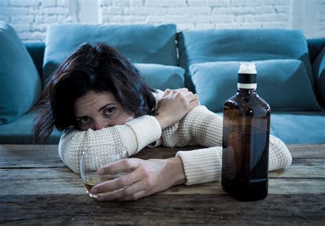 what is the difference between alcoholic and alcoholism addict advice