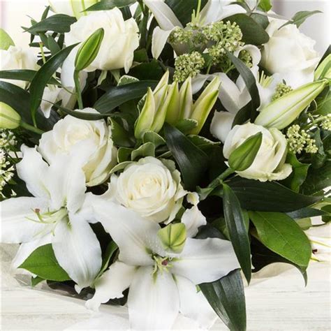 White Lilies And Roses Send Flowers Uk Same Day Delivery Order By 11am