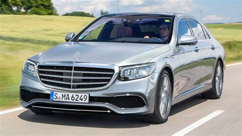 Another milestone as the interface between the driver, passengers and vehicle: 2021 Mercedes-Benz S-Class Out-Screens Tesla Model S ...