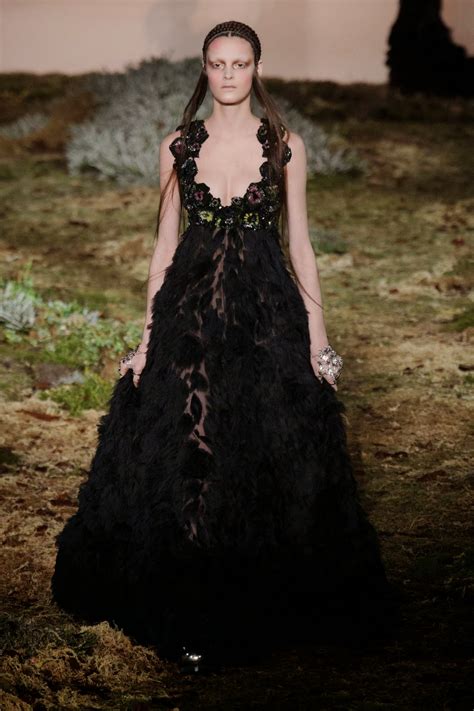 Fashion Show Alexander Mcqueen Fallwinter 201415