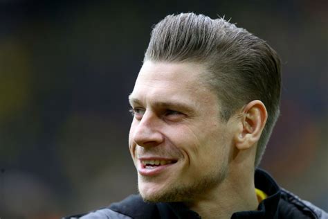 Lukasz piszczek fm 2021 profile, reviews, lukasz piszczek in football manager 2021, borussia dortmund, poland, polish, bundesliga, lukasz piszczek fm21. Lukasz Piszczek of Dortmund looks on prior to the Bundesliga match... | Dortmund e Borussia dortmund