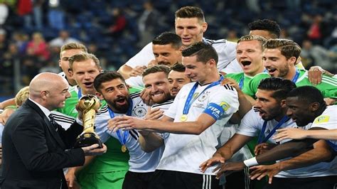 Deutsche fußballnationalmannschaft)، ويعرف بكنية المانشافت (بالألمانية: المنتخب الألماني يشكر روسيا على البطولة الناجحة باللغة ...