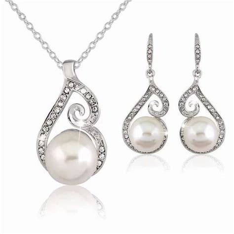 pearl necklace set in bengaluru karnataka get latest price from suppliers of pearl necklace