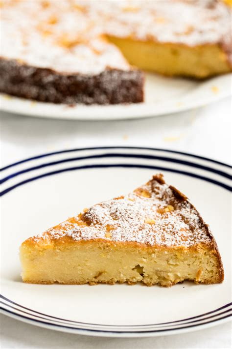 Dieser zitronenkuchen schmeckt dazu noch ganz besonders saftig. Zitronen-Ricotta-Kuchen oder: der saftigste aller ...