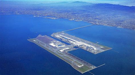El Primer Aeropuerto Del Mundo Construido En El Mar Aeropuerto