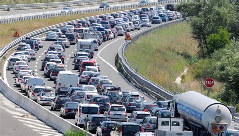 Limits for other vehicles are lower. Voracità dei privati e burocrazia asfissiante: un disastro ...