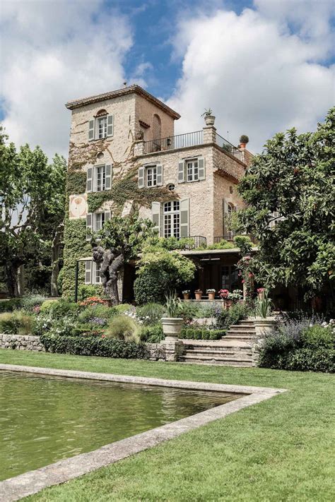 There's no shortage of historic villas, stunning estates or extravagant residences in the south of france, but only the château de la colle noire can trace a lineage directly back to christian dior. Château de la Colle Noire — Cup of Couple