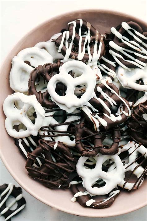 Quick And Easy Chocolate Covered Pretzels Blogpapi