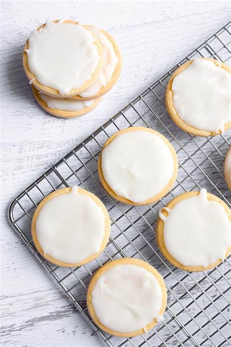 In a medium bowl, stir milk into sugar until you reach the desired consistency. Vanilla Icing Glaze | Simply Happy Foodie