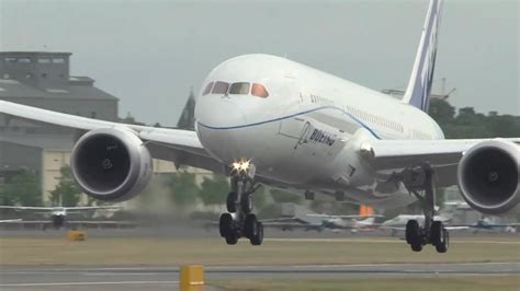 Boeing 787 Dreamliner Landing Hd Youtube
