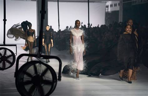 Ce Quil Faut Retenir De La Fashion Week De Paris Printemps été 2024 Elle
