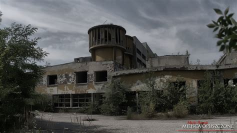 50 Abandoned Places Wallpaper