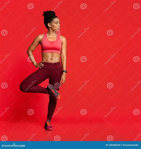 Fitness Girl Warming Up Her Body Stretching Legs Stock Image Image Of Cardio Girl 166406633